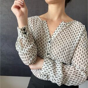 Ro & De Square Pattern Blouse with Front Tie
